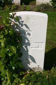 Dozinghem Military Cemetery - Davies, E